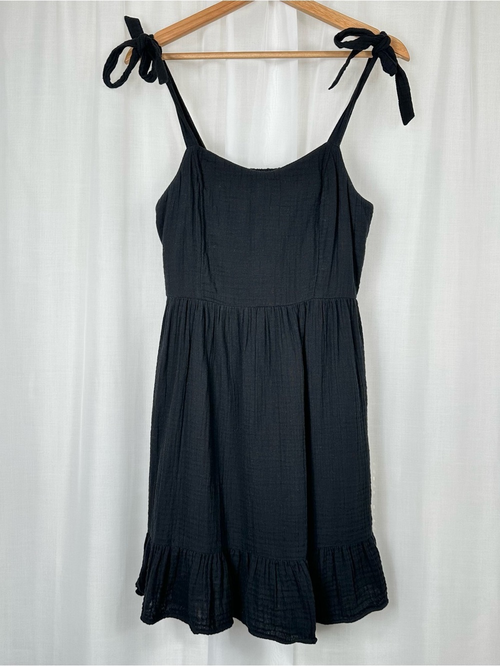 Old Navy Tie Strap Gauze Cami Sun Dress Size S Ruffle Hem Smocked Back Pockets